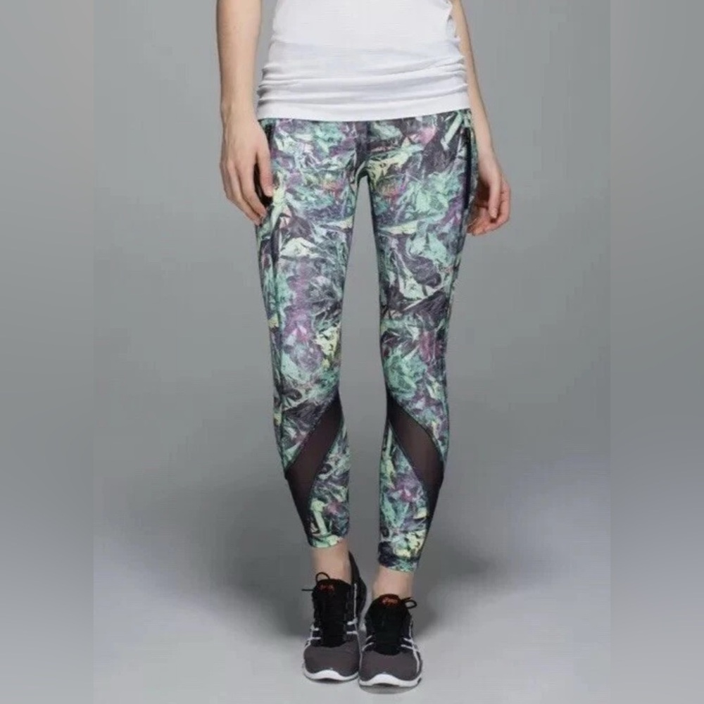Lululemon Inspire Crop Leggings in Iridescent Multi/Naval Blue, Size 8